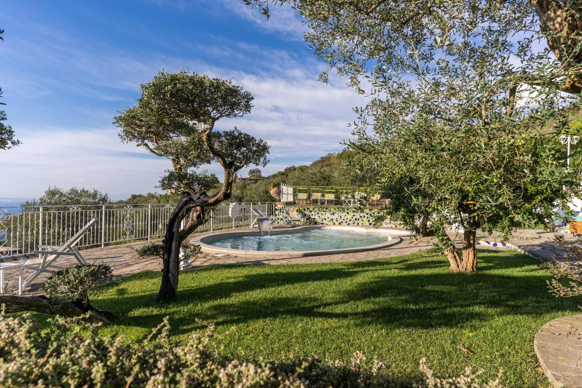 Villa Marika - Private Heated Pool ماسّا لوبْرينسِ المظهر الخارجي الصورة