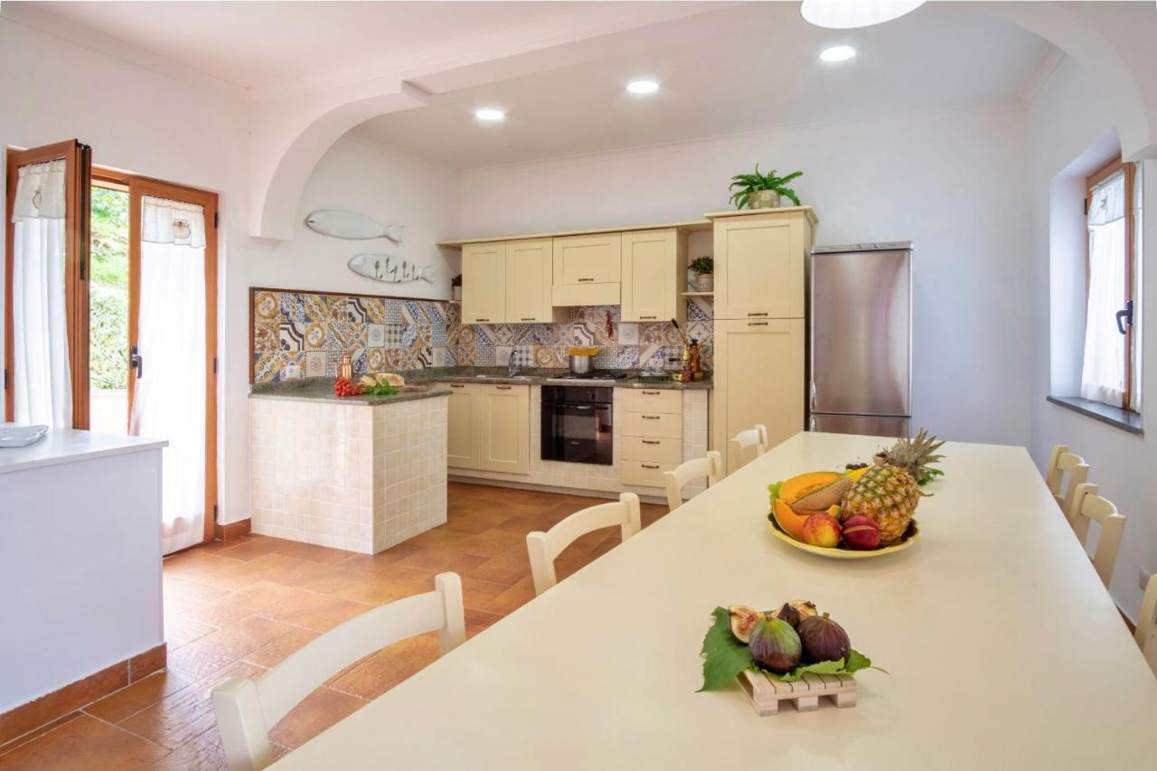 Villa Marika - Private Heated Pool ماسّا لوبْرينسِ المظهر الخارجي الصورة