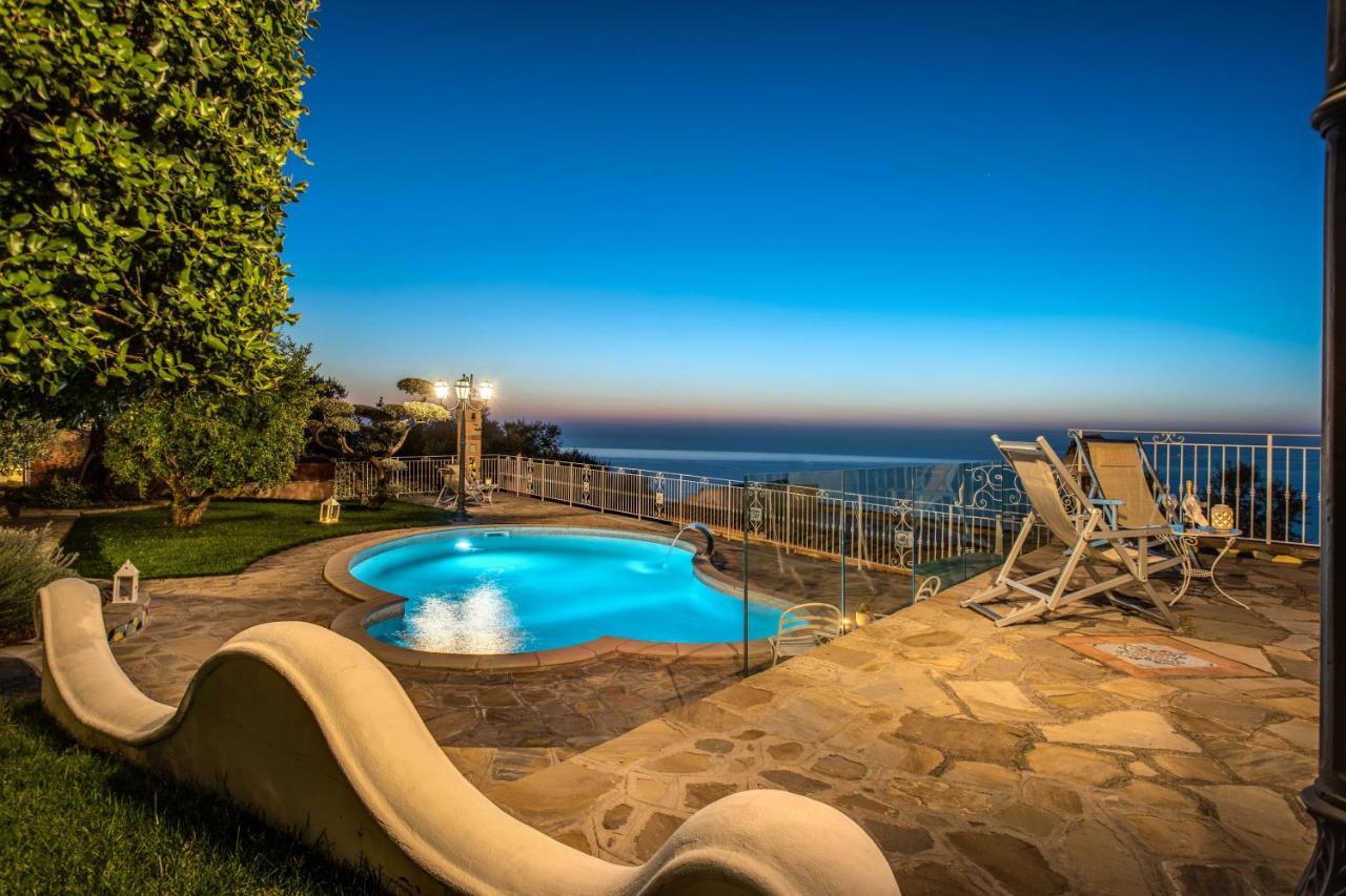 Villa Marika - Private Heated Pool ماسّا لوبْرينسِ المظهر الخارجي الصورة